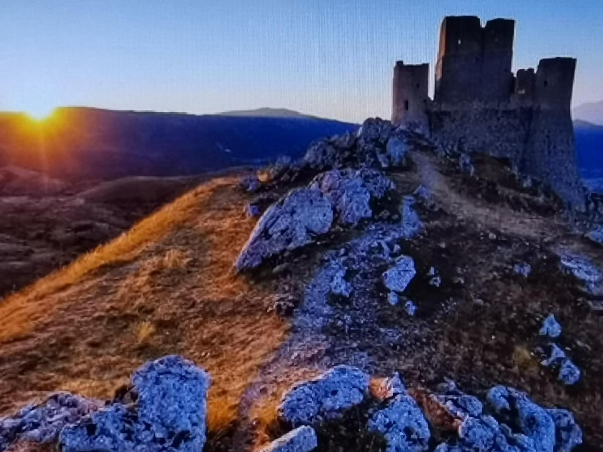 Appartamento Casa Manetta Calascio Esterno foto